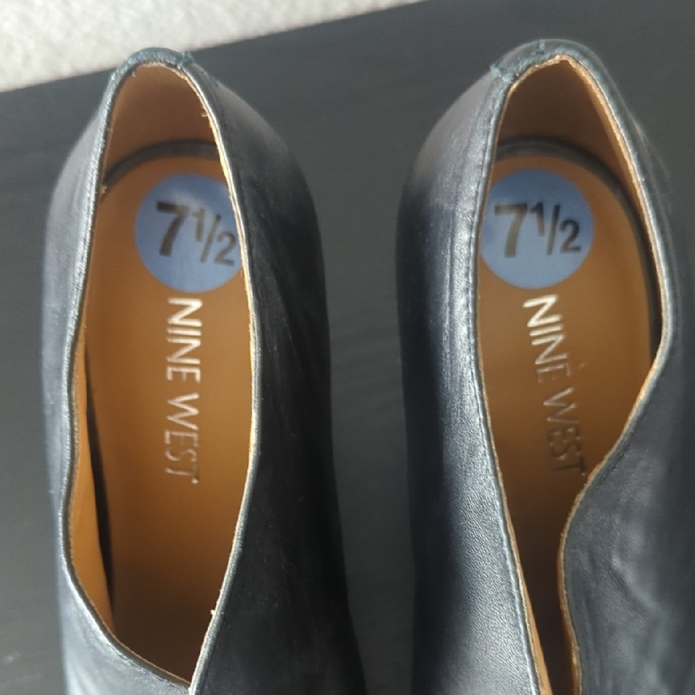 Nine West Black Peep Toe Heels - Picture 2 of 3